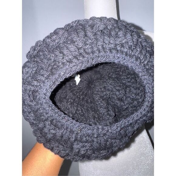 Black knit 100% wool slouchy Beanie main image 6